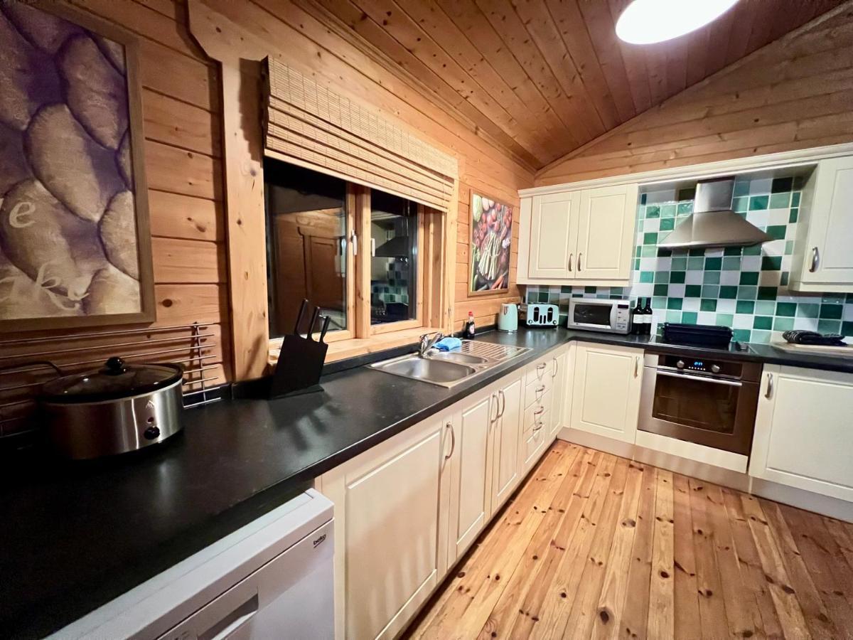 Tufty Lodge, Lake Pochard Lodge 9 South Cerney Luaran gambar